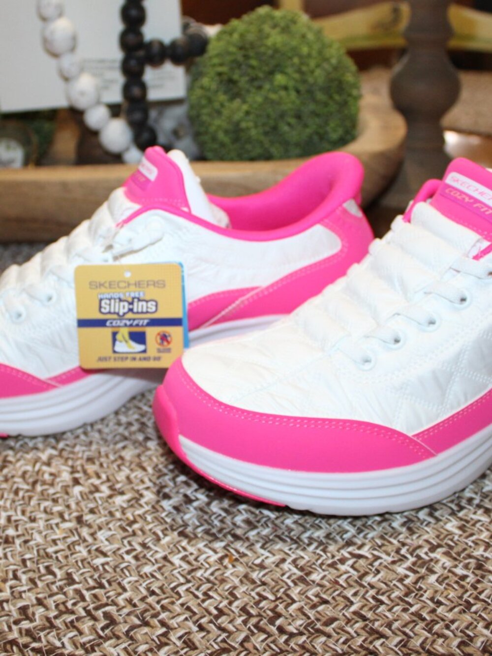 NWT Skechers hand free quilted cozy fit slip ins, size 9 1/2 PRETTY! NICE! - Picture 6 of 12